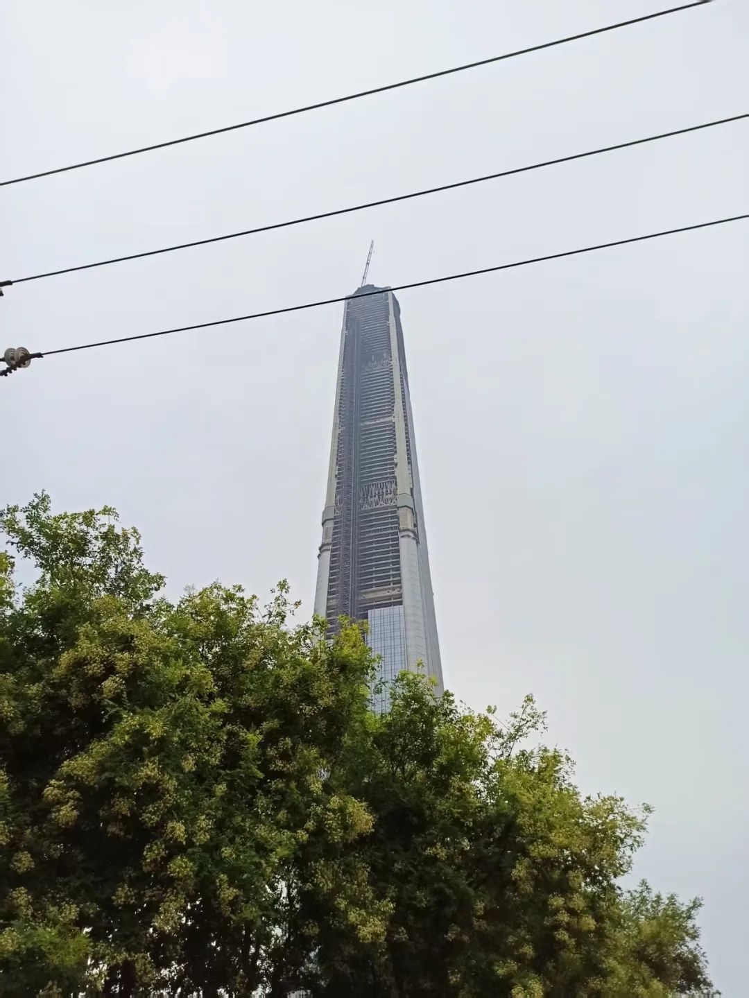 烂尾超高层建筑__烂尾的高楼
