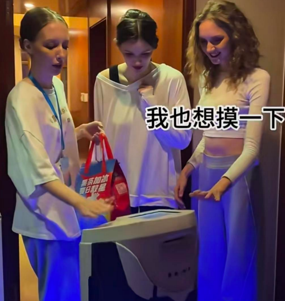 被3万家酒店捧上IPO，服务机器人的“收割期”到了吗？__被3万家酒店捧上IPO，服务机器人的“收割期”到了吗？