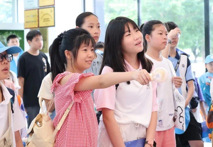 “启航”公益计划携手青少年数据科普活动，南沙学子探秘广州数据交易所__“启航”公益计划携手青少年数据科普活动，南沙学子探秘广州数据交易所